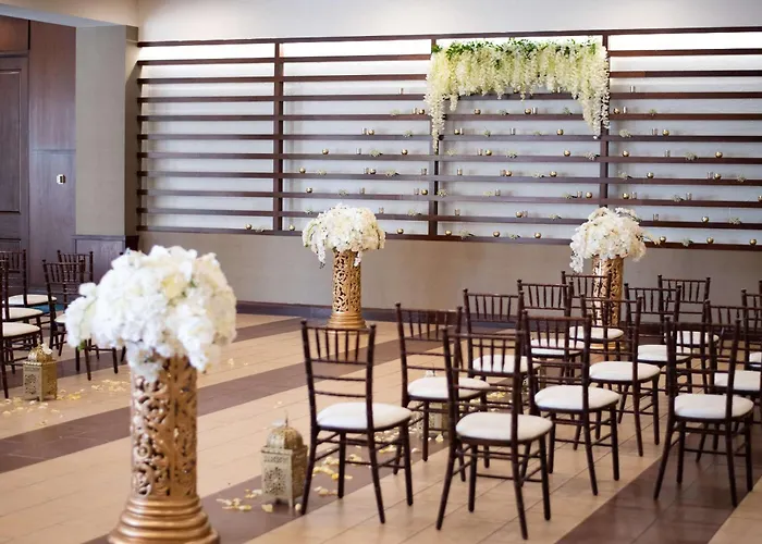 Doubletree By Hilton Phoenix Hotel