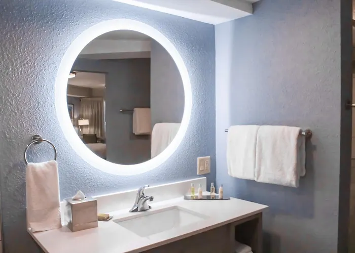 Doubletree By Hilton Phoenix Hotel 4*