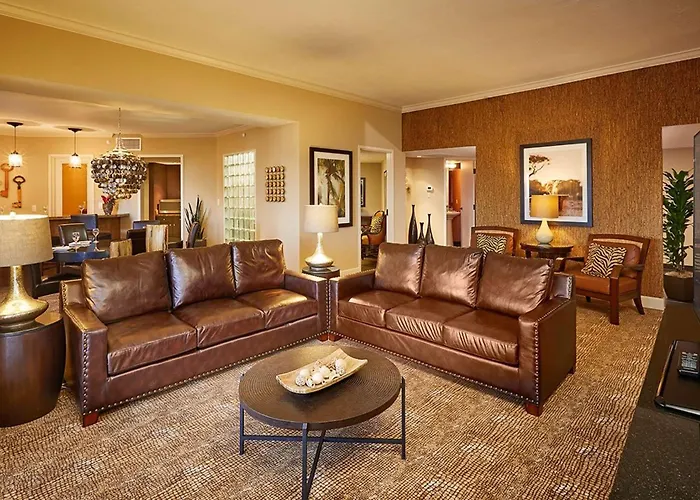 Doubletree By Hilton Phoenix 4*