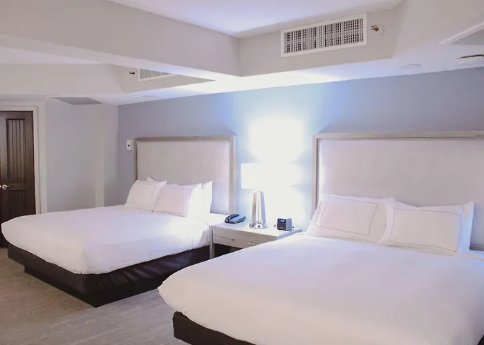 Doubletree By Hilton Phoenix Hotel