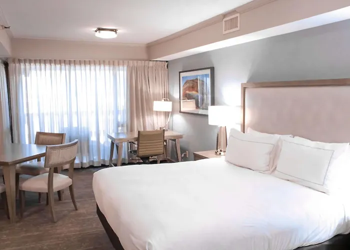 Doubletree By Hilton Phoenix 4*