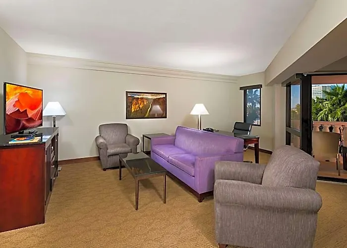 Doubletree By Hilton Phoenix