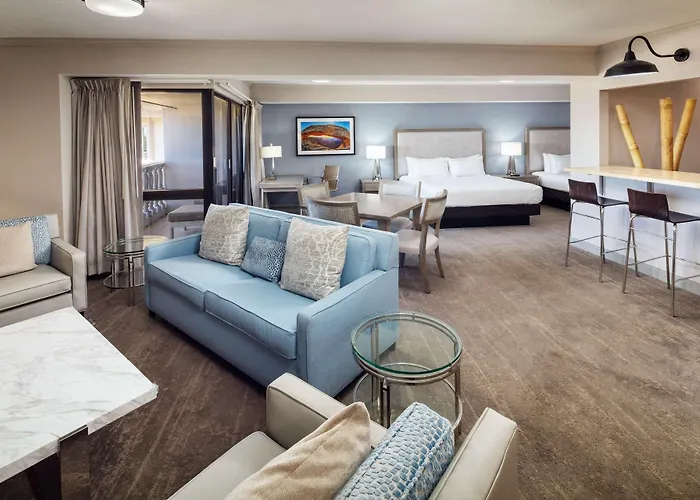 Doubletree By Hilton Phoenix Hotel