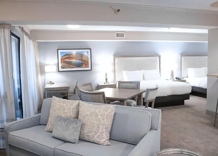 Doubletree By Hilton Phoenix 4*